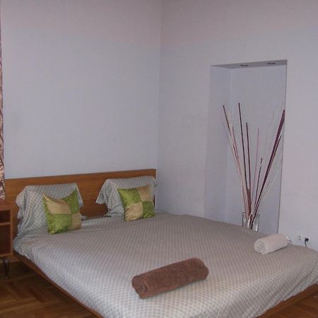 T & E Apartment Budapest Luaran gambar