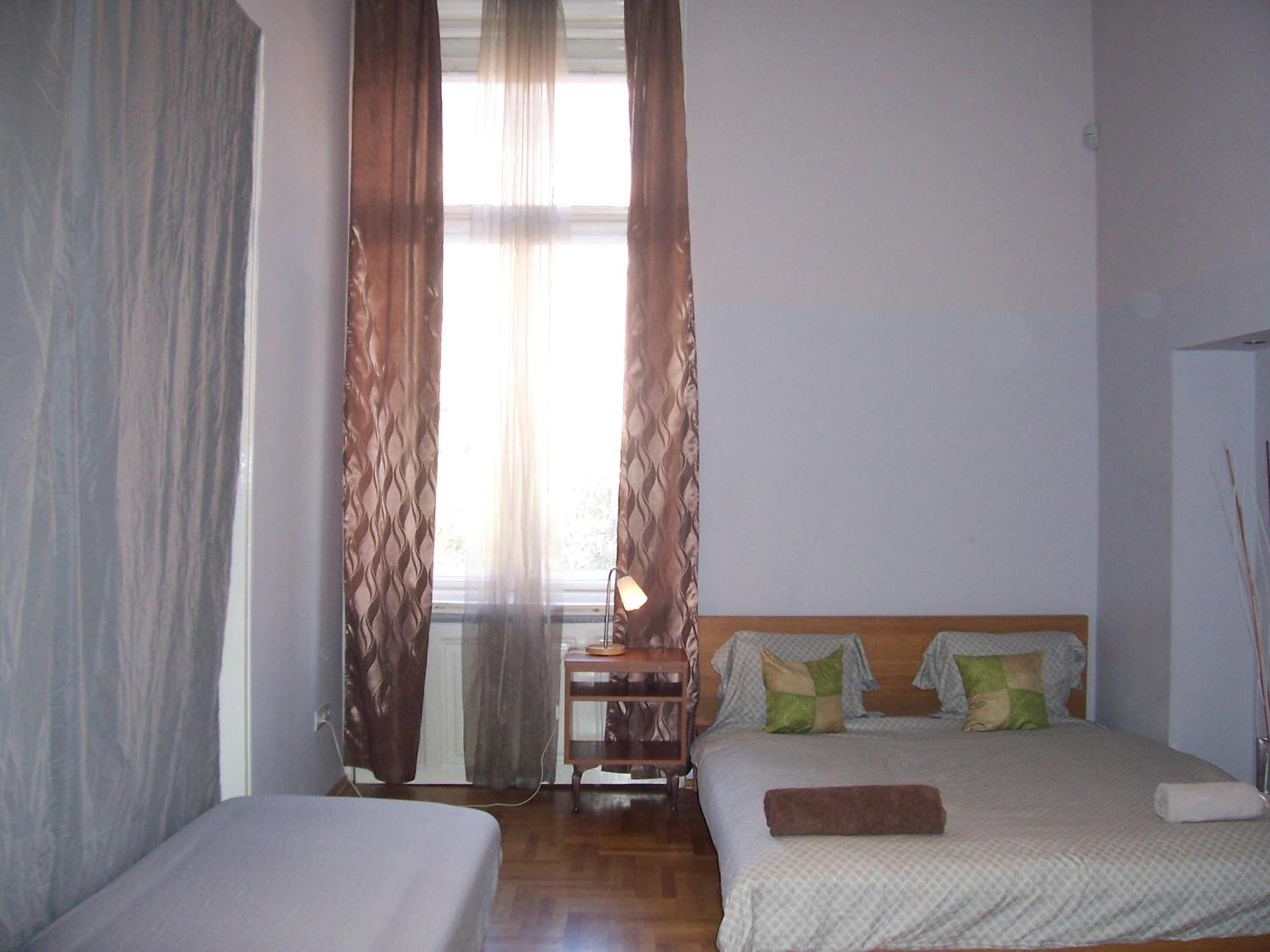 T & E Apartment Budapest Luaran gambar